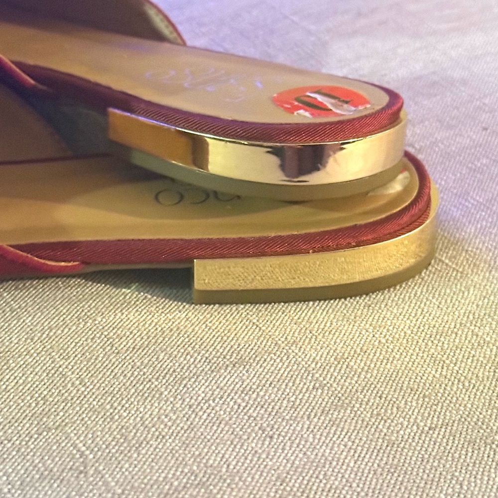 Franco Sarto Burgundy Suede Slip-On Shoes gold heel - Picture 3 of 5